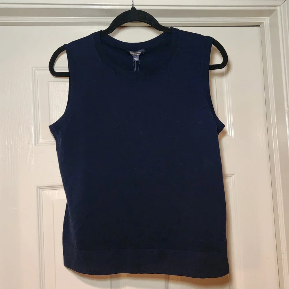 NWT Brooks Brothers Saxxon Merino Wool Navy‎ Blue Sleeveless Sweater Classic